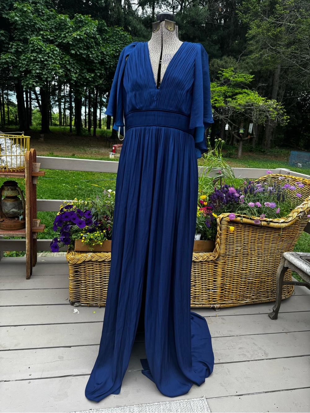 NWT Halston Heritage gown navy size 12